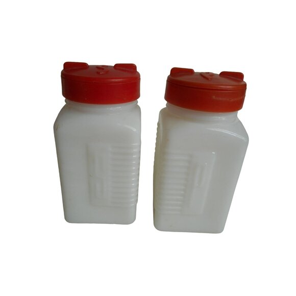 Vintage Red & white ceramic block Salt & Pepper Set milk glass - Picture 1 of 7